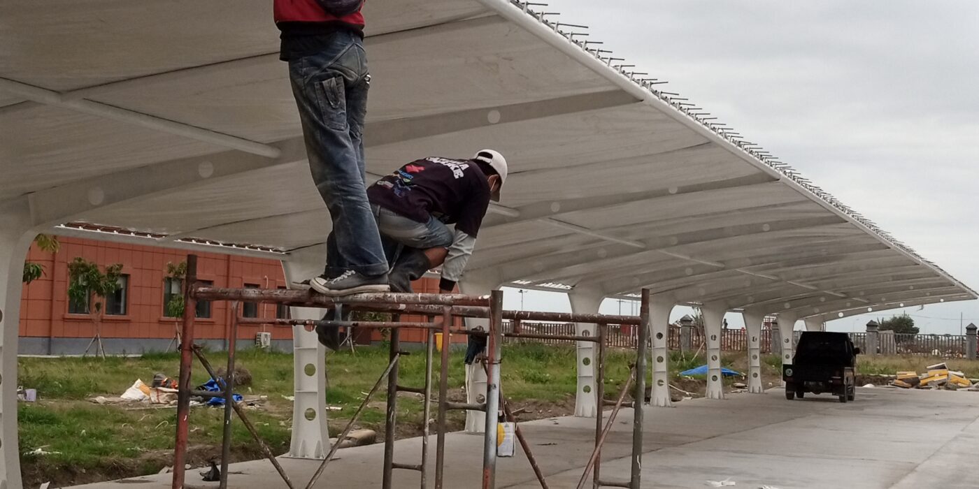 tenda membrane lapang parkir